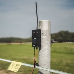 Připojený kontrolní Monitor MX10 na elektrické ohradě