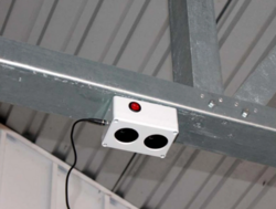 Vodotěsný ultrazvukový plašič na kuny, myši a potkany DRAGON ULTRASONIC C200